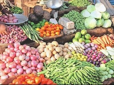 नहीं घट रहे हैं हरी सब्जी, मिर्च व आलू प्याज के दाम