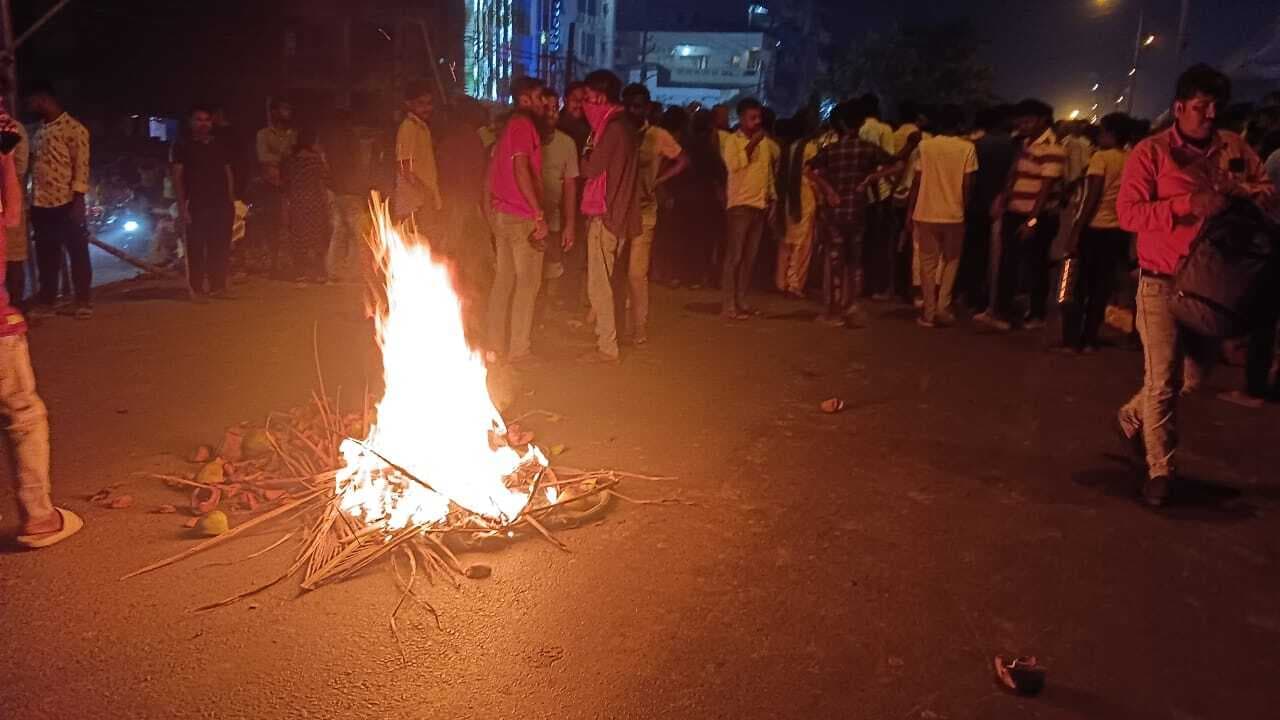 Patna News : छह दिनों से लापता राजमिस्त्री का शव मिला, आगजनी कर हंगामा