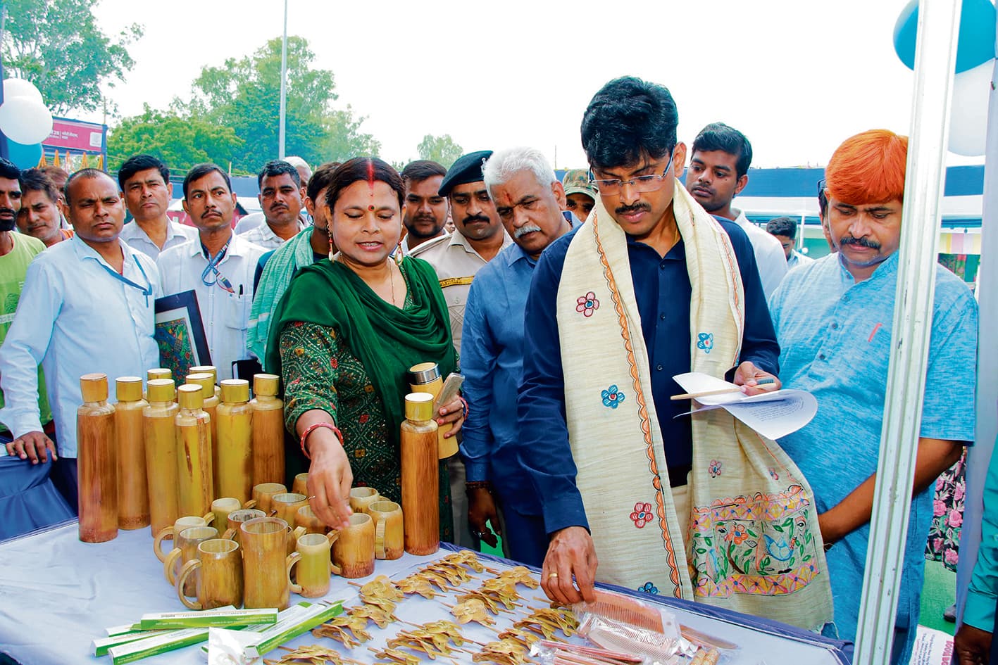 Gaya News : गांधी मैदान में शुरू हुआ खादी मेला उद्यमी बाजार