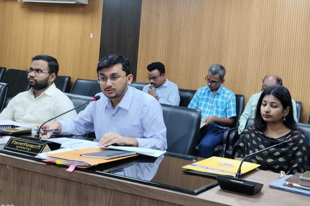 मनरेगा के कार्यपालक व सहायक अभियंता से स्पष्टीकरण, वेतन पर रोक