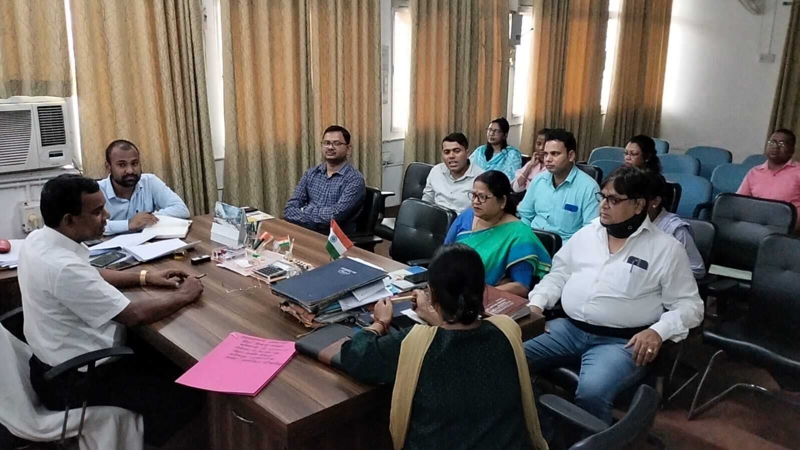 स्वीप के तहत मतदाताओं को करें जागरूक : डीडीसी