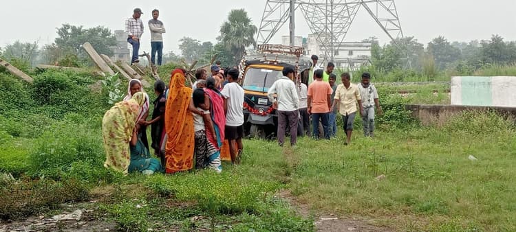 BOKARO NEWS : मालगाड़ी से कट कर अधेड़ की मौत