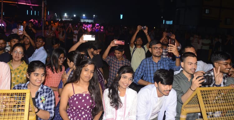 DHANBAD NEWS : म्यूजिक, मस्ती और क्रिएटिविटी के बीच आइआइटी आइएसएम में टेक फेस्ट कांसेटो का आगाज