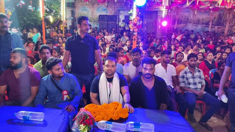 लखी पूजा में आयोजित कार्यक्रम में शामिल हुए अजहर