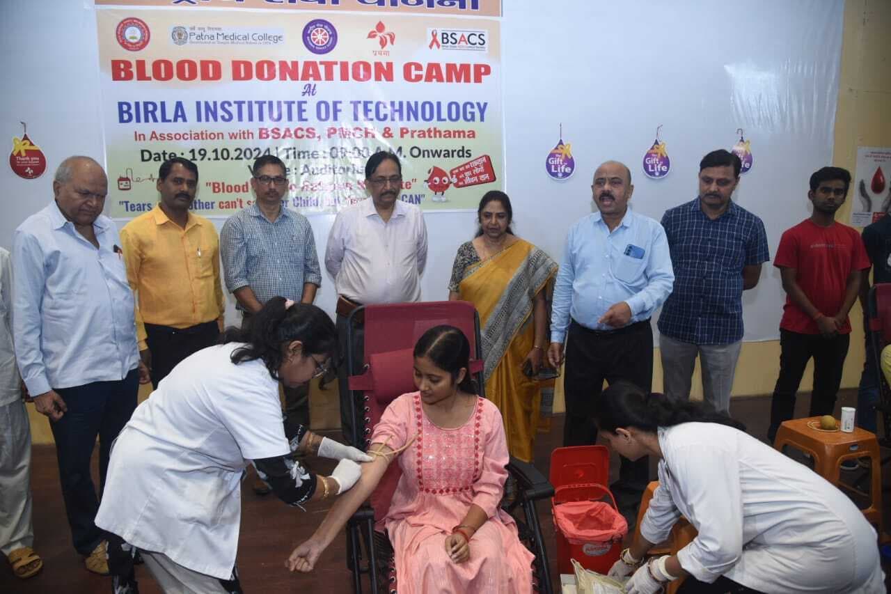 कैंपस : बीआइटी पटना में रक्तदान शिविर में छात्रों ने 89 युनिट ब्लड किया डोनेट
