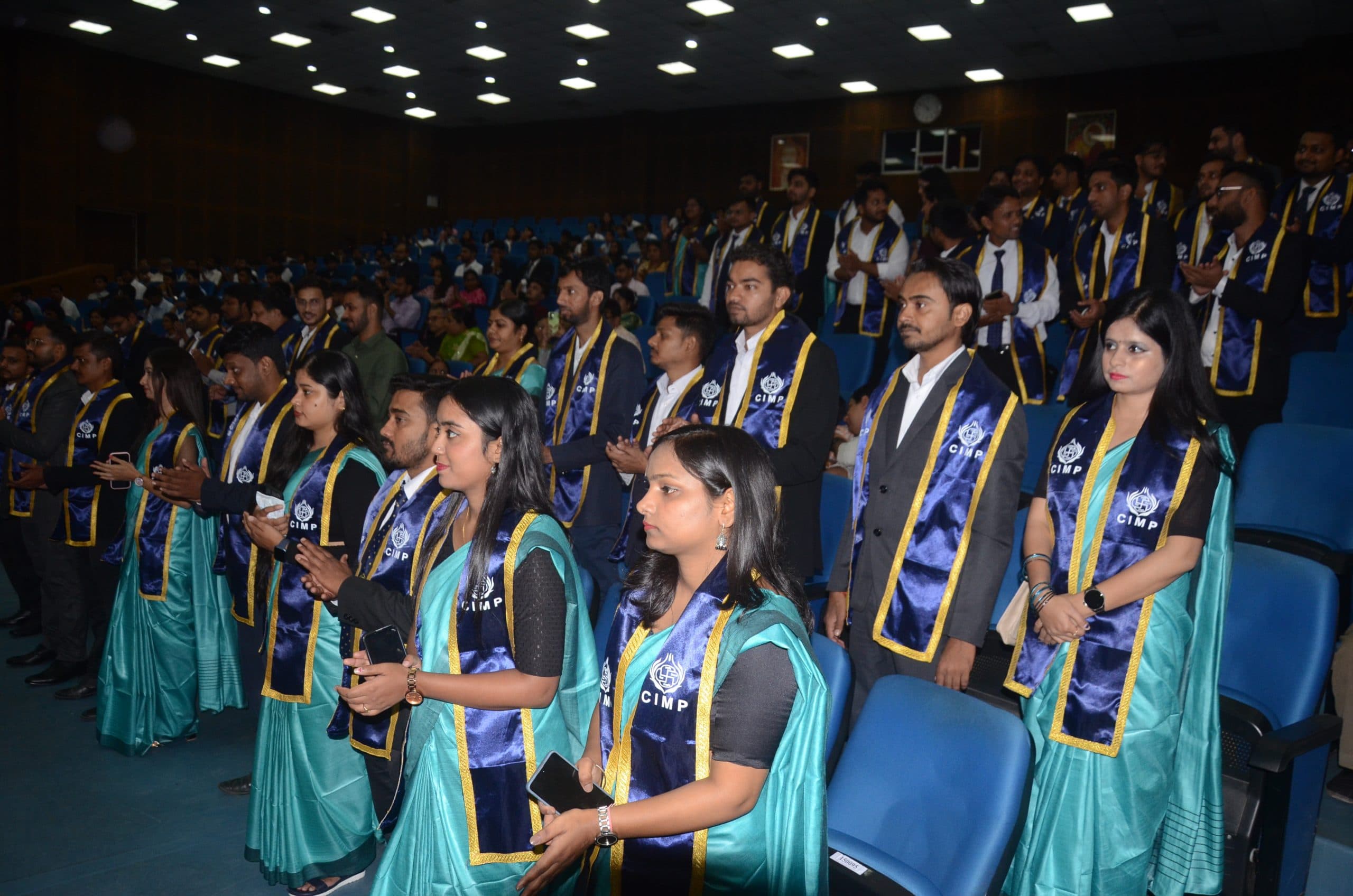 कैंपस : खुद के बेहतर वर्जन को प्रदर्शित करने की करें कोशिश