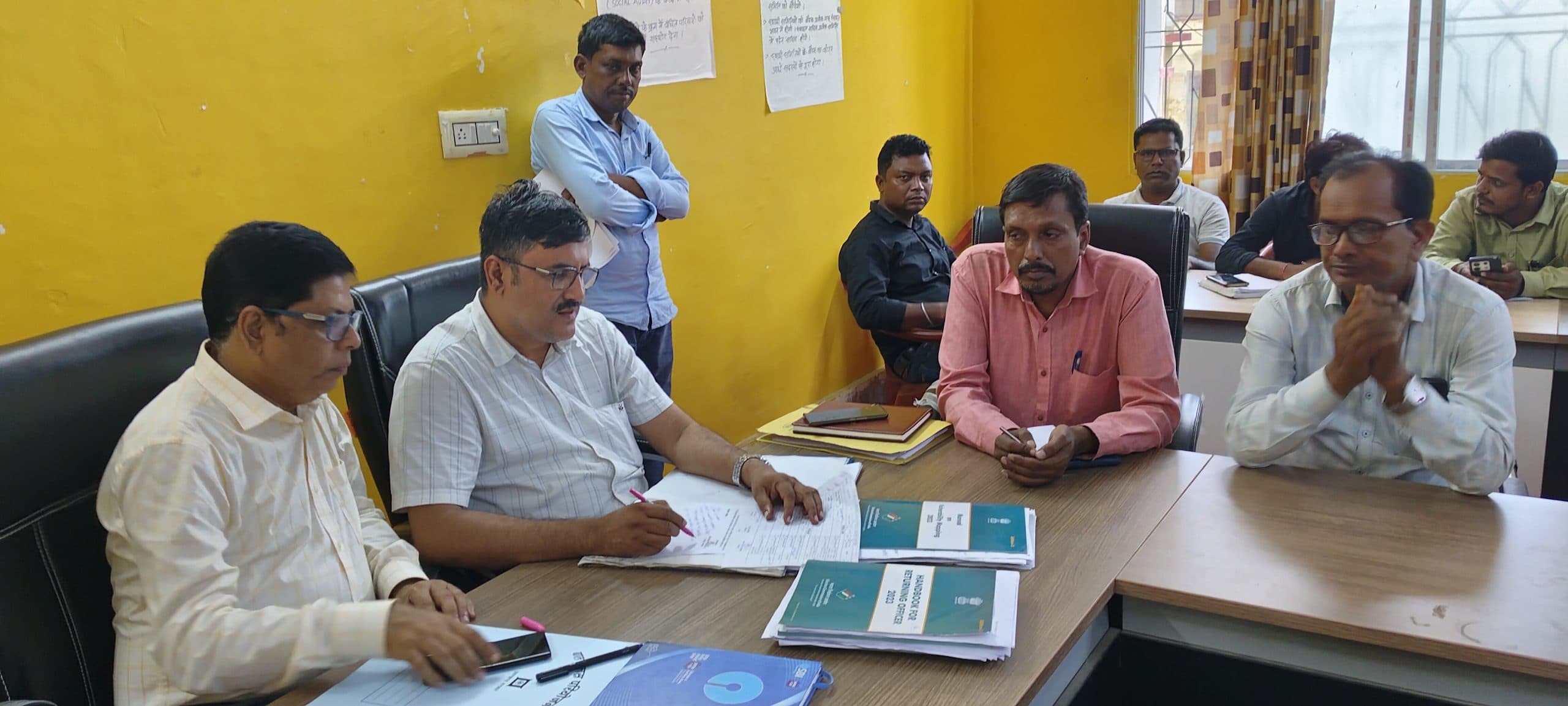 सुरक्षा बलों के आवासन स्थल पर उपलब्ध कराएं सुविधाएं : बीडीओ