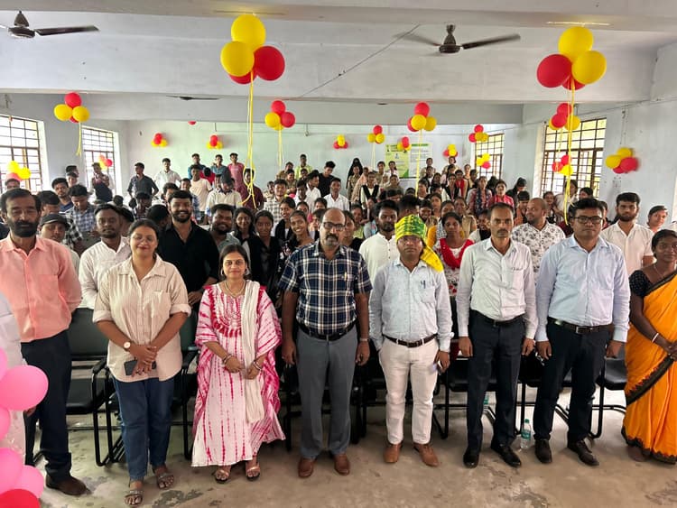 जामताड़ा कॉलेज में प्रो अजय राज को दी गयी विदाई