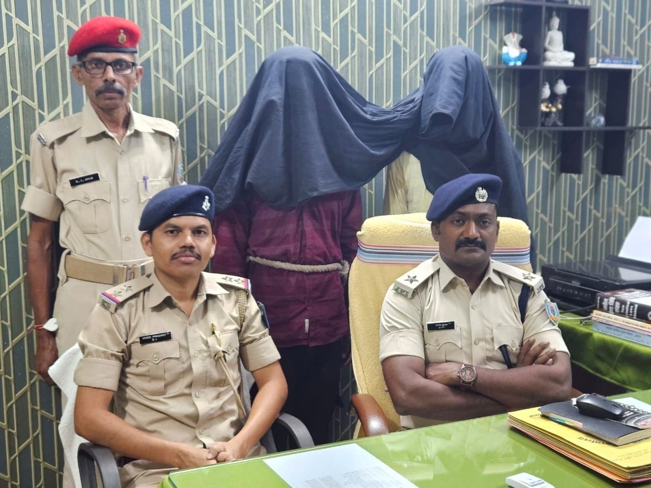 BOKARO NEWS: वाहन चोरी के आरोप में दो युवक किये गये गिरफ्तार