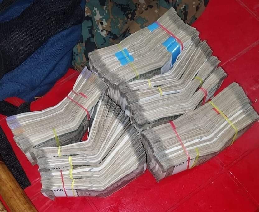 dhanbad news : मैथन चेकपोस्ट पर दो वाहनों से 11.38 लाख व बैंक मोड़ से 8.62 लाख जब्त