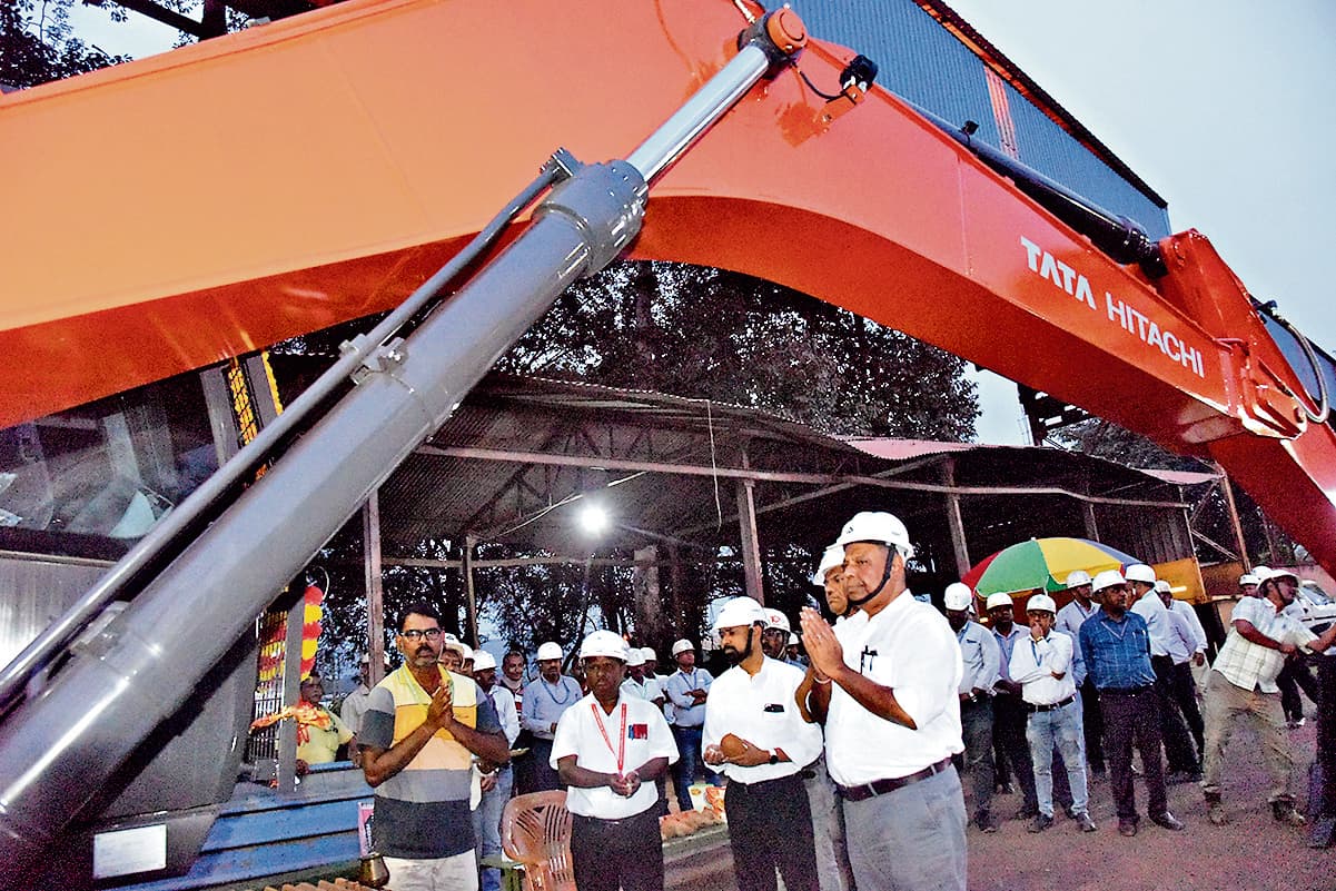 Rourkela News: आरएसपी में चेन माउंटेड एक्सकेवेटर का उद्घाटन, रॉ-मटेरियल हैंडलिंग होगी सुगम