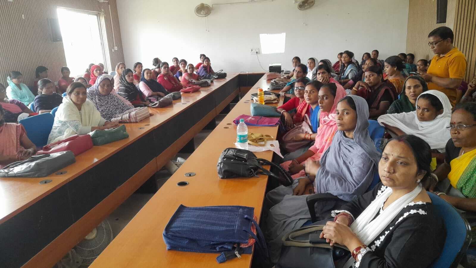 Girdih News:विधानसभा चुनाव को ले बीएलओ को दिया गया प्रशिक्षण