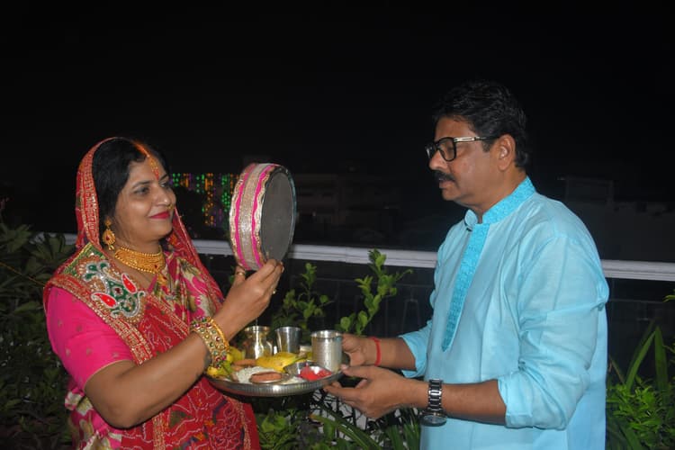 BOKARO NEWS : हमरा सजना के लागे न कौनों नजर