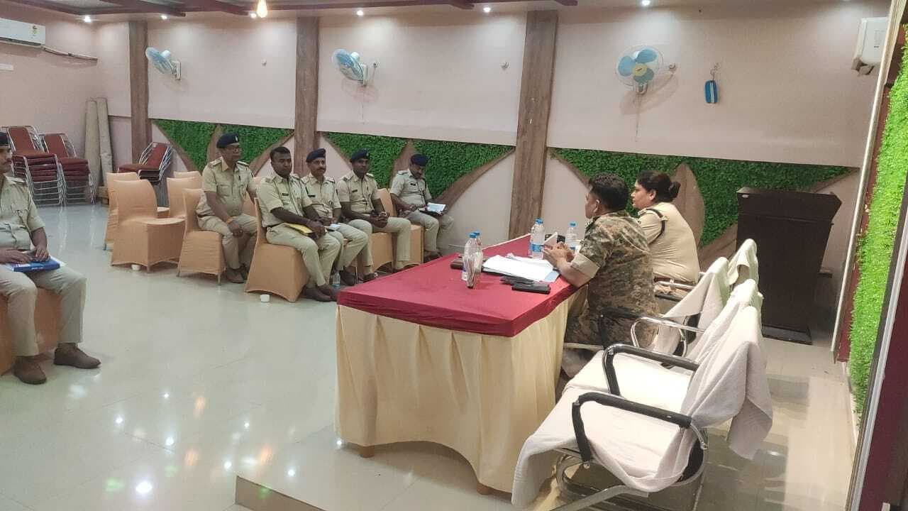 आग्नेयास्त्र व मादक पदार्थों तस्करी पर रोक लगाने होगी संयुक्त कार्रवाई