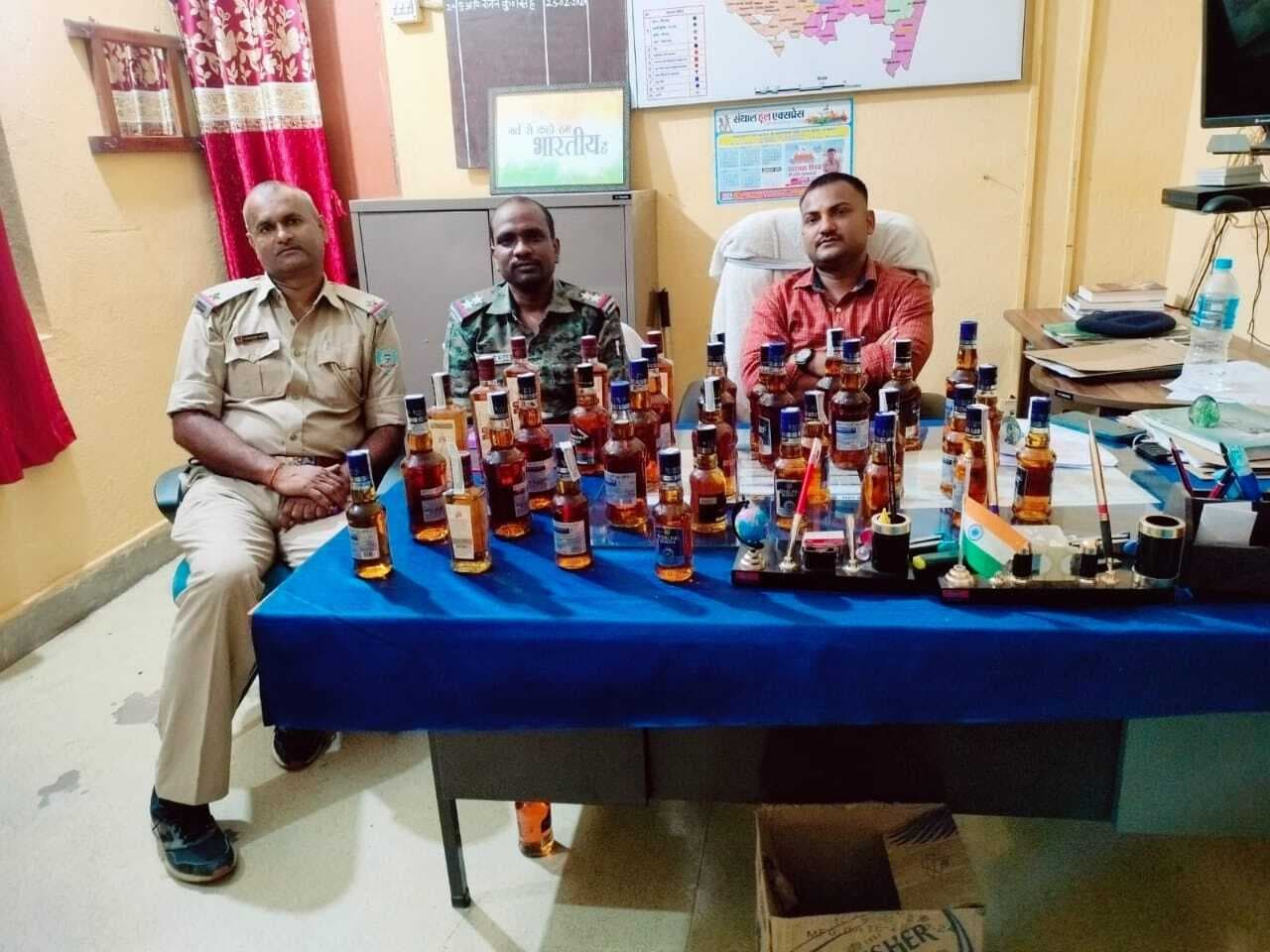 लिट्टीपाड़ा में विदेश शराब की 35 बोतलें जब्त