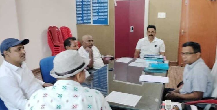 राजनीतिक दलों के प्रतिनिधियों के साथ की मंत्रणा, आचार संहिता का पलान करने की अपील की