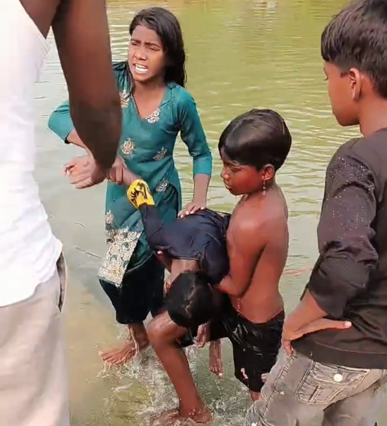 जोर के पानी में डूबने से बच्चे की मौत