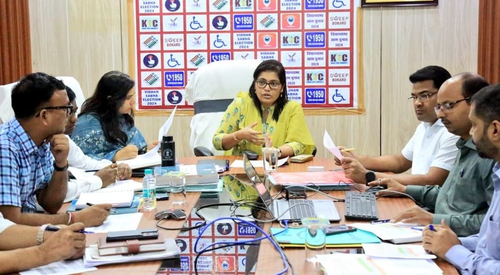 BOKARO NEWS : मतदान केंद्रों पर मूलभूत सुविधाएं करें सुनिश्चिचत : उपायुक्त