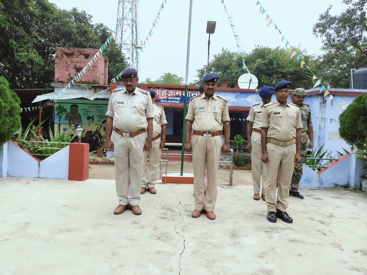 शहीद पुलिस कर्मियों को दी गयी श्रद्धांजलि