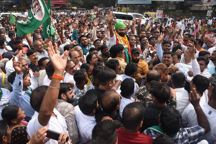 Jamshedpur News : जुगसलाई विधायक मंगल कालिंदी पर 32 लाख का कर्ज