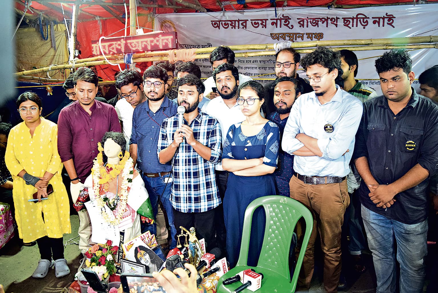 अनशनकारी एक और डॉक्टर की तबीयत बिगड़ी, अस्पताल में भर्ती