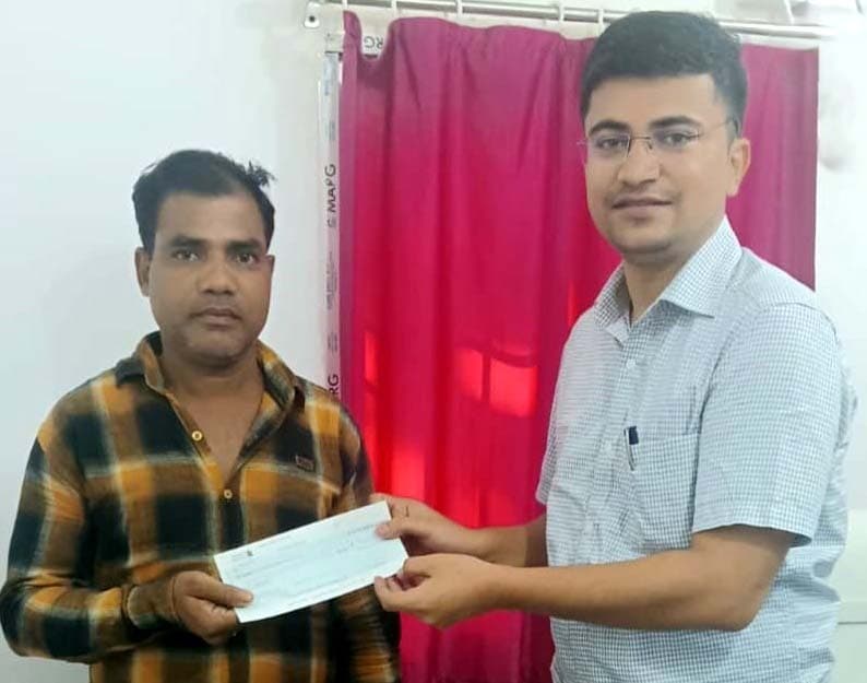 दो मामलों में बीमा कंपनी ने किया मुआवजे का भुगतान