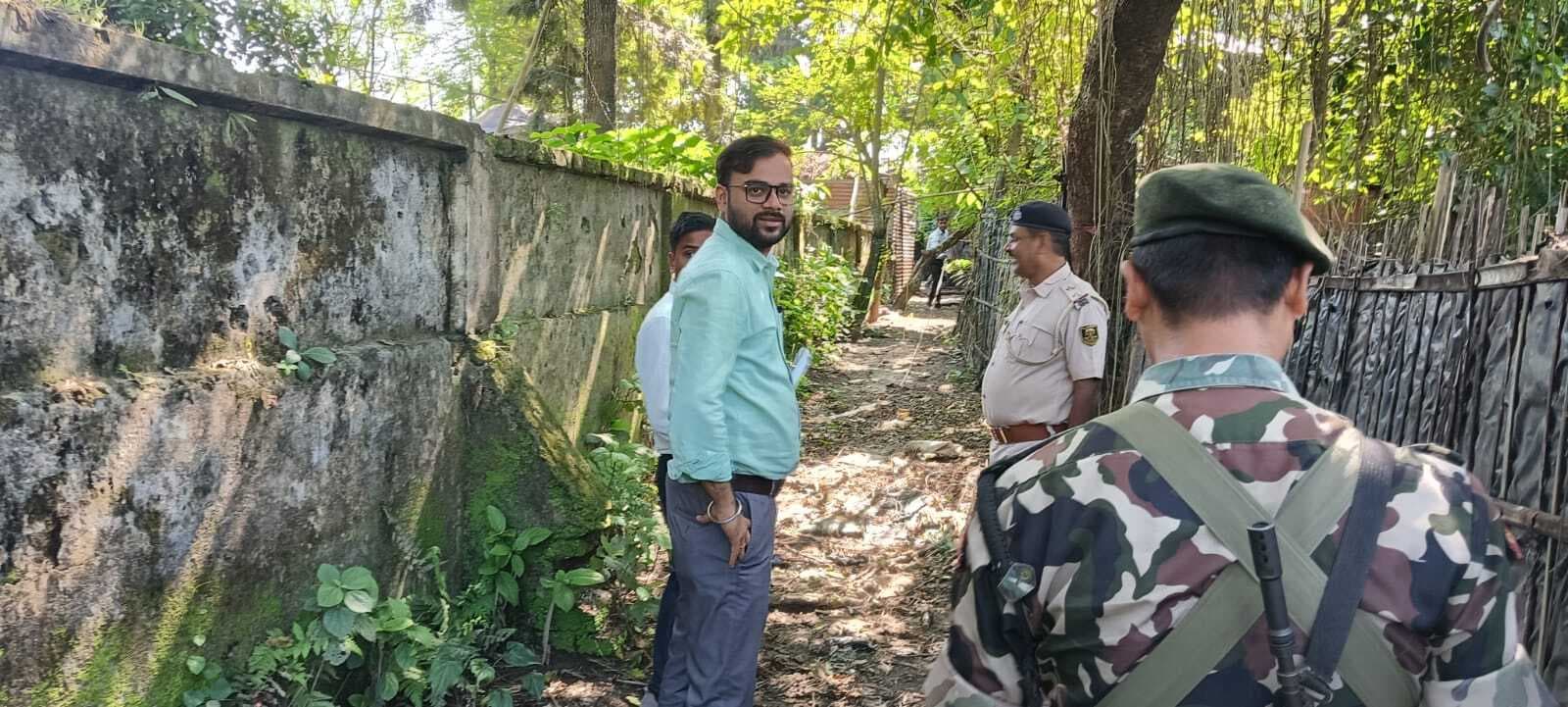 पुश चिकित्सालय के निर्माण के लिए की गयी भूमि की मापी, अतिक्रमणकारियों को भूमि खाली करने का सीओ ने दिया निर्देश