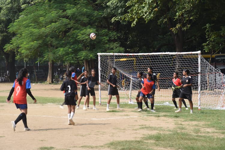 एसडीएसएम, डीएवी बिष्टुपुर व एमएनपीएस की टीम सेमीफाइनल में