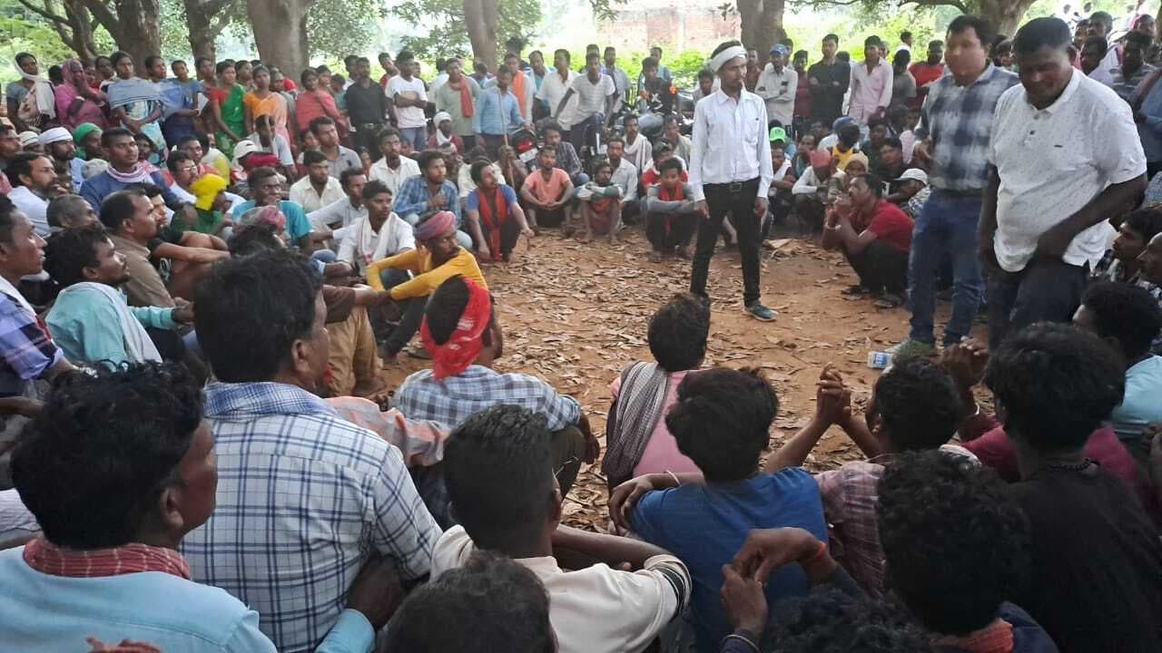 रामगढ़ के लावर्ती में तनाव के बीच फिर से हुई मांझी परगना बैसी की बैठक, विवाद हल करने की कोशिश