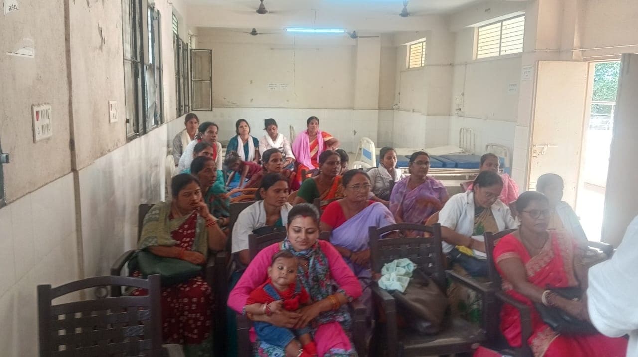 Samastipur-Mohiuddinnagar News: एएनएम के कार्यों की हुई समीक्षा, पूर्ण टीकाकरण का मिला निर्देश