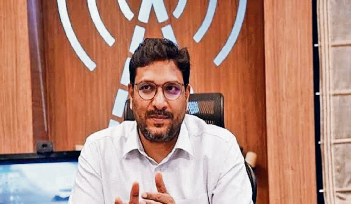 भ्रष्टाचार मामले में हंस के करीबी और कोलकाता के कारोबारी पुष्पराज अरेस्ट