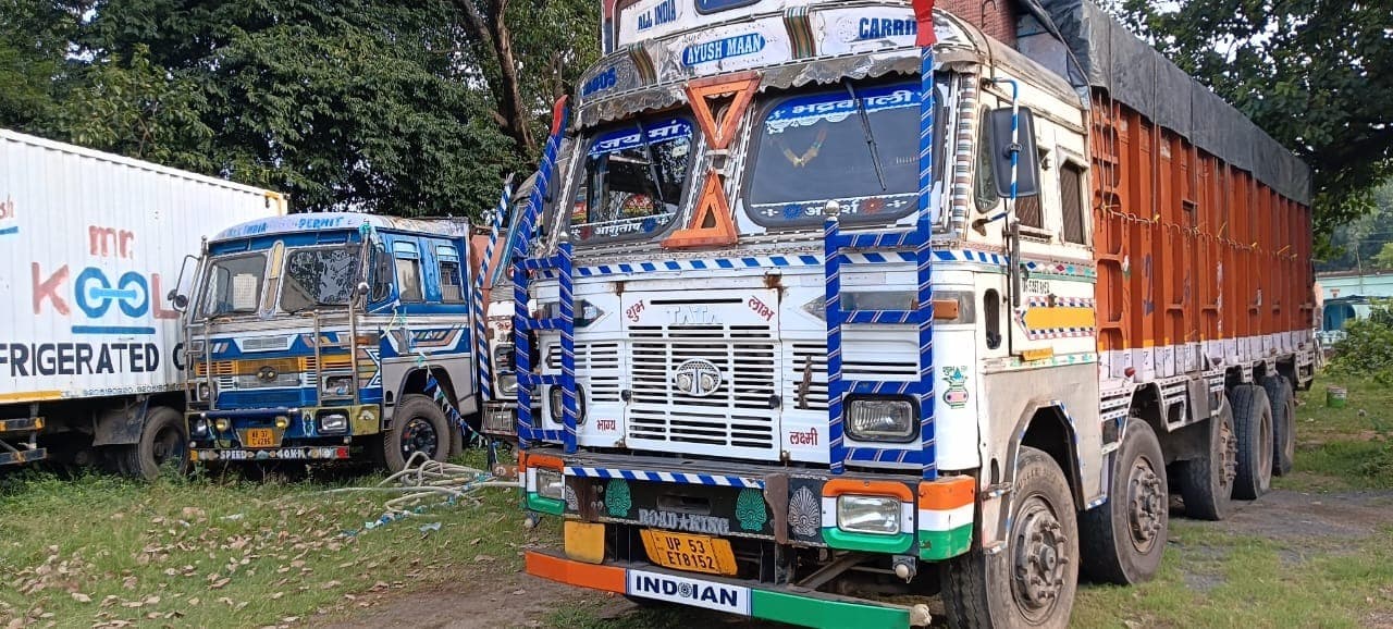 महेशमुंडा चेकपोस्ट से कोयला लोड सात ट्रक पकड़ाया, जांच जारी