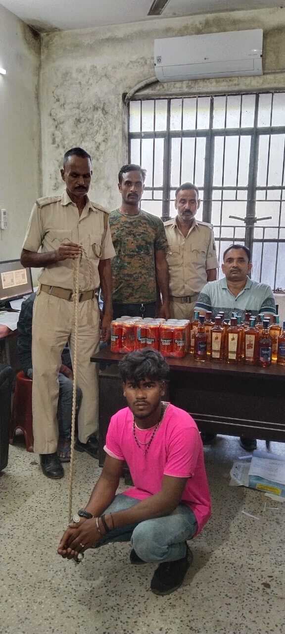 14.625 लीटर विदेशी शराब बरामद, एक तस्कर गिरफ्तार