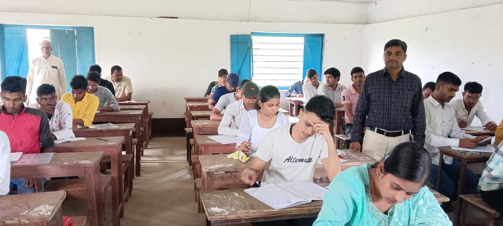 शांतिपूर्ण हुई स्नातक पार्ट टू की परीक्षा