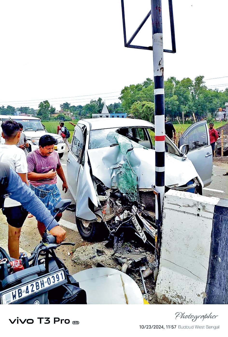 हादसे में बहन की हो गयी घटनास्थल पर मौत, भाई और चालक गंभीर रूप से घायल