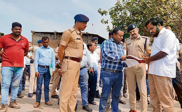 Hajipur News :छठ घाटों पर थ्री लेयर बैरिकेडिंग व सुविधा का भी रखा जायेगा ख्याल