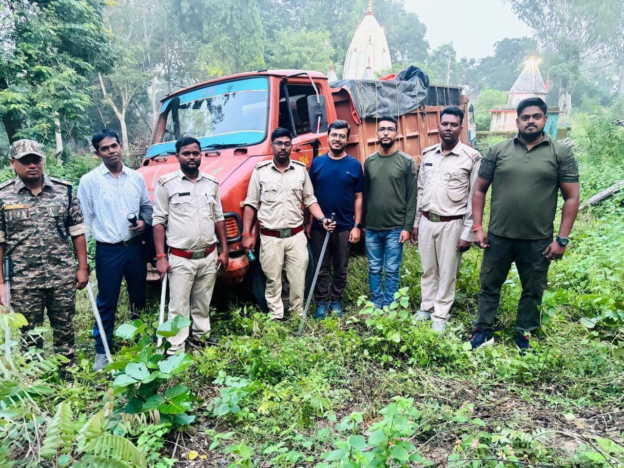तीन लाख का ढिबरा लदा वाहन जब्त
