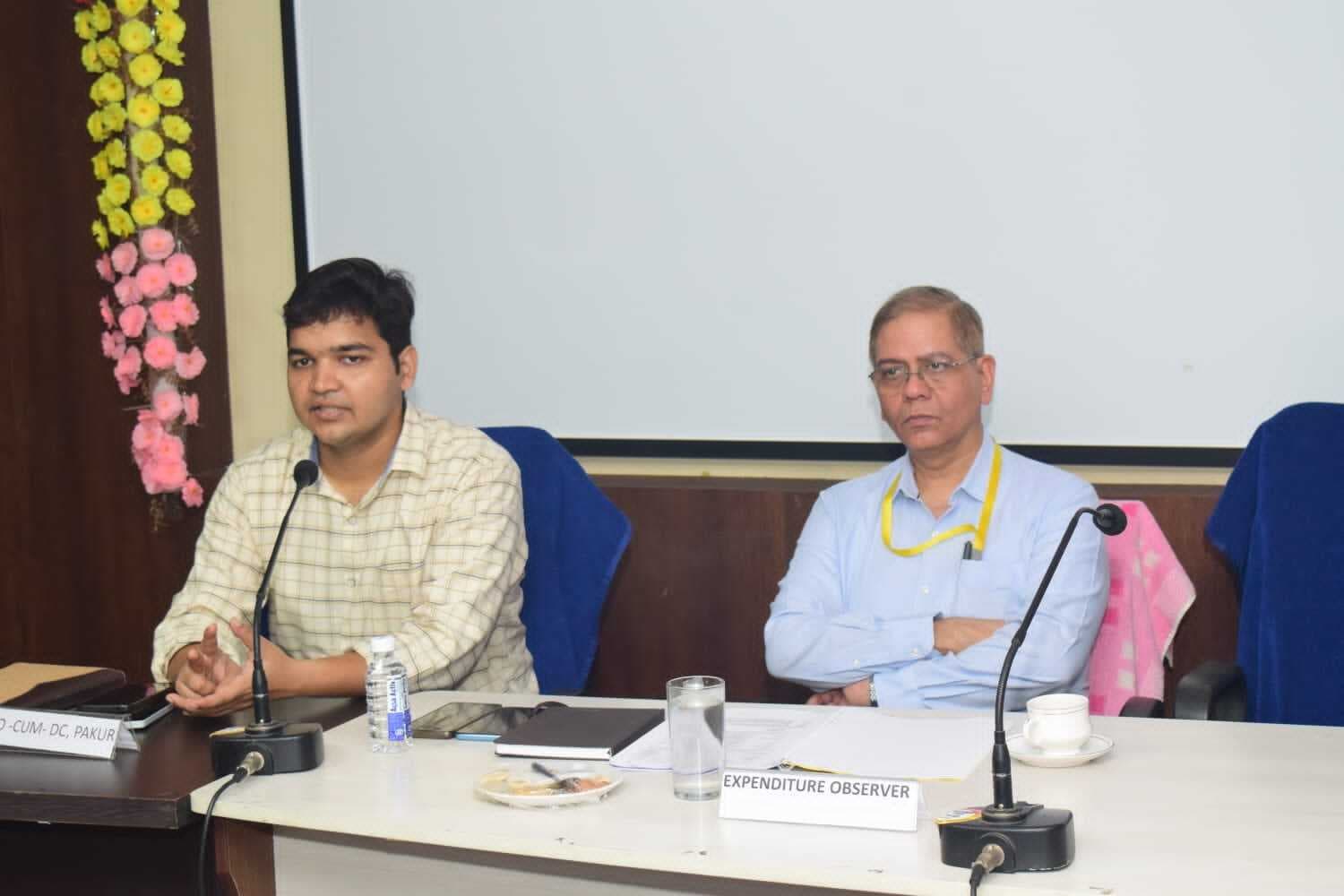 वीआइपी वाहन हो या सरकारी एंबुलेंस, सभी की करें जांच : व्यय प्रेक्षक