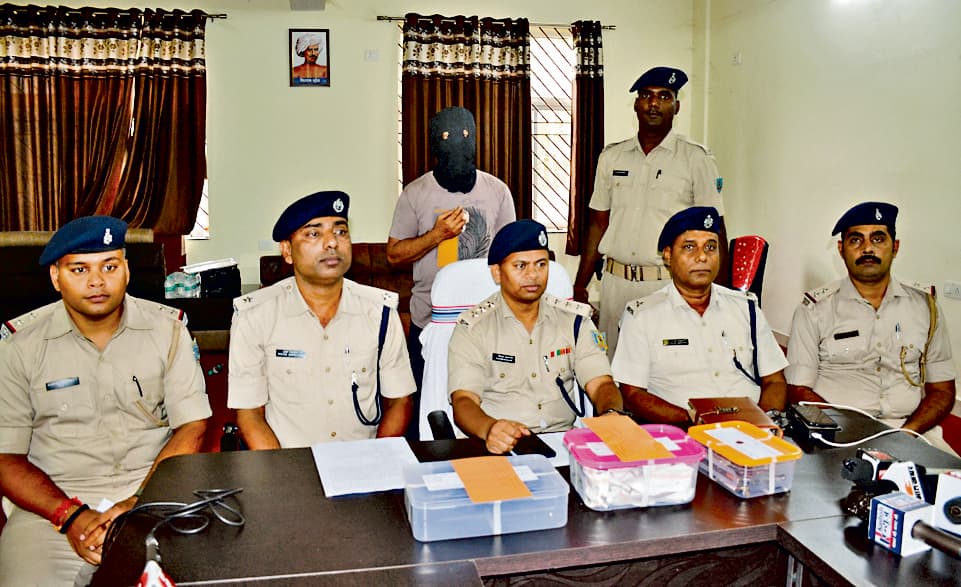 DHANBAD NEWS : बाबला ने बिल्डर सलीम से रंगदारी में मांगा था फ्लैट