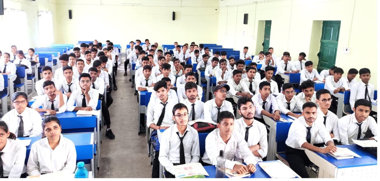 योजना का लाभ उठाकर छात्र अपने भविष्य को बनायें बेहतर