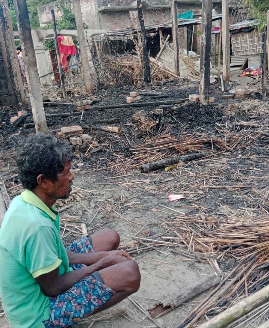 शाॅर्ट सर्किट से लगी आग, दो घर जले