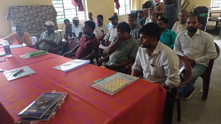 प्रखंड स्तरीय किसान गोष्ठी का आयोजन, रबी फसल उत्पादन के तकनीक की दी गयी जानकारी