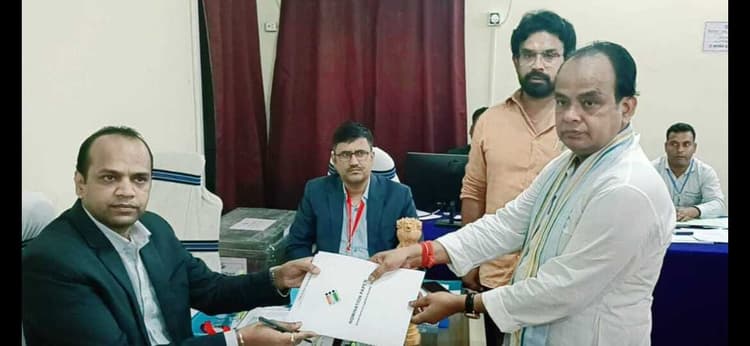 नाला विस से रवींद्रनाथ महतो तो जामताड़ा से डॉ इरफान ने किया नामांकन