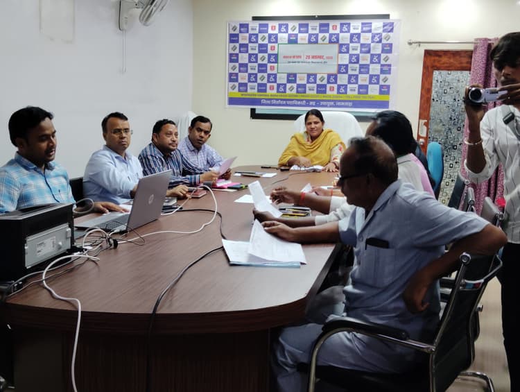 बीयू, सीयू व वीवीपैट का किया गया रेंडमाइजेशन