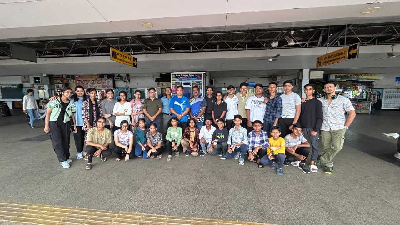 झारखंड-बिहार क्षेत्रीय कैरम टीम कानपुर रवाना