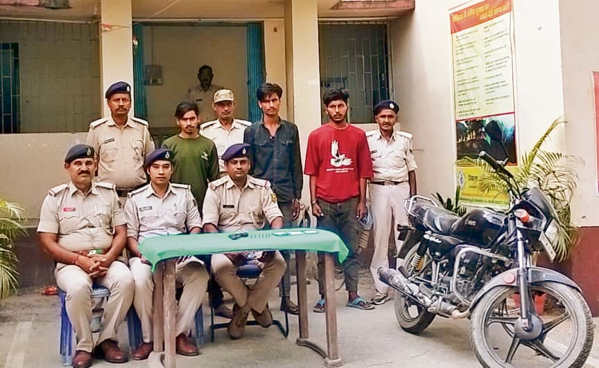 Gopalganj News  : रतनपुरा बाजार में अपराध की योजना बना रहे तीन अपराधी गिरफ्तार, पिस्टल-गोली बरामद