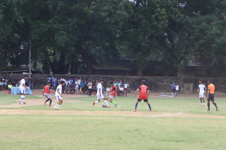 जूनियर बालक वर्ग में डीबीएमएस कदमा चैंपियन