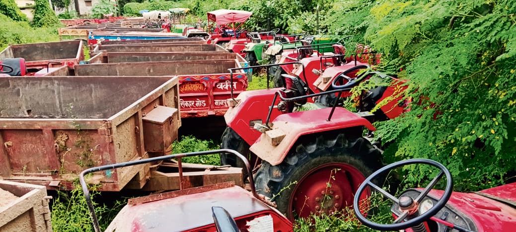 Gaya News : 21 ट्रैक्टर जब्त व छह गिरफ्तार, 50 लाख रुपये का जुर्माना