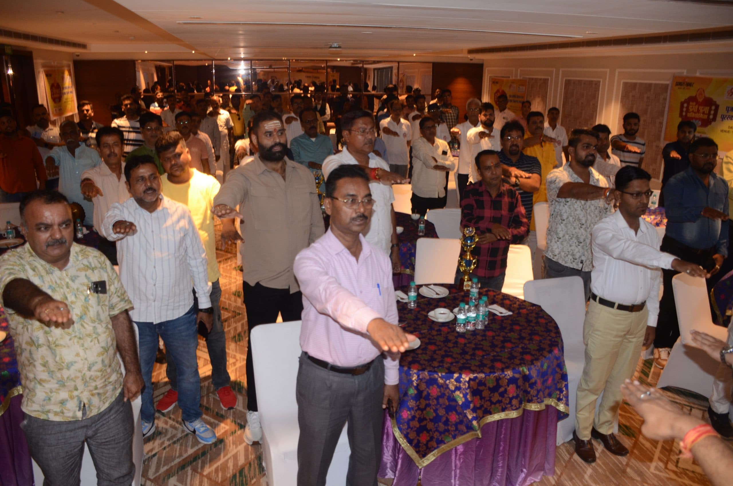 DHANBAD NEWS : श्रेष्ठो दुर्गा पूजा सम्मान समारोह में सभी से की गयी मिट्टी का दीया जलाने की अपील