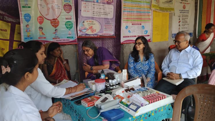 बीएमजीएफ की टीम ने स्वास्थ्य सेवाओं का लिया जायजा